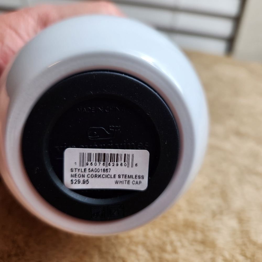 Vinyard vines/Corkcicle calibration NWT 12oz triple insulated stemless cup - Picture 4 of 10